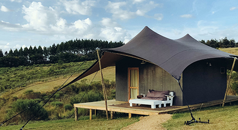 “野奢”場景營造：帳篷民宿如何通過設(shè)計(jì)溢價(jià)300%？